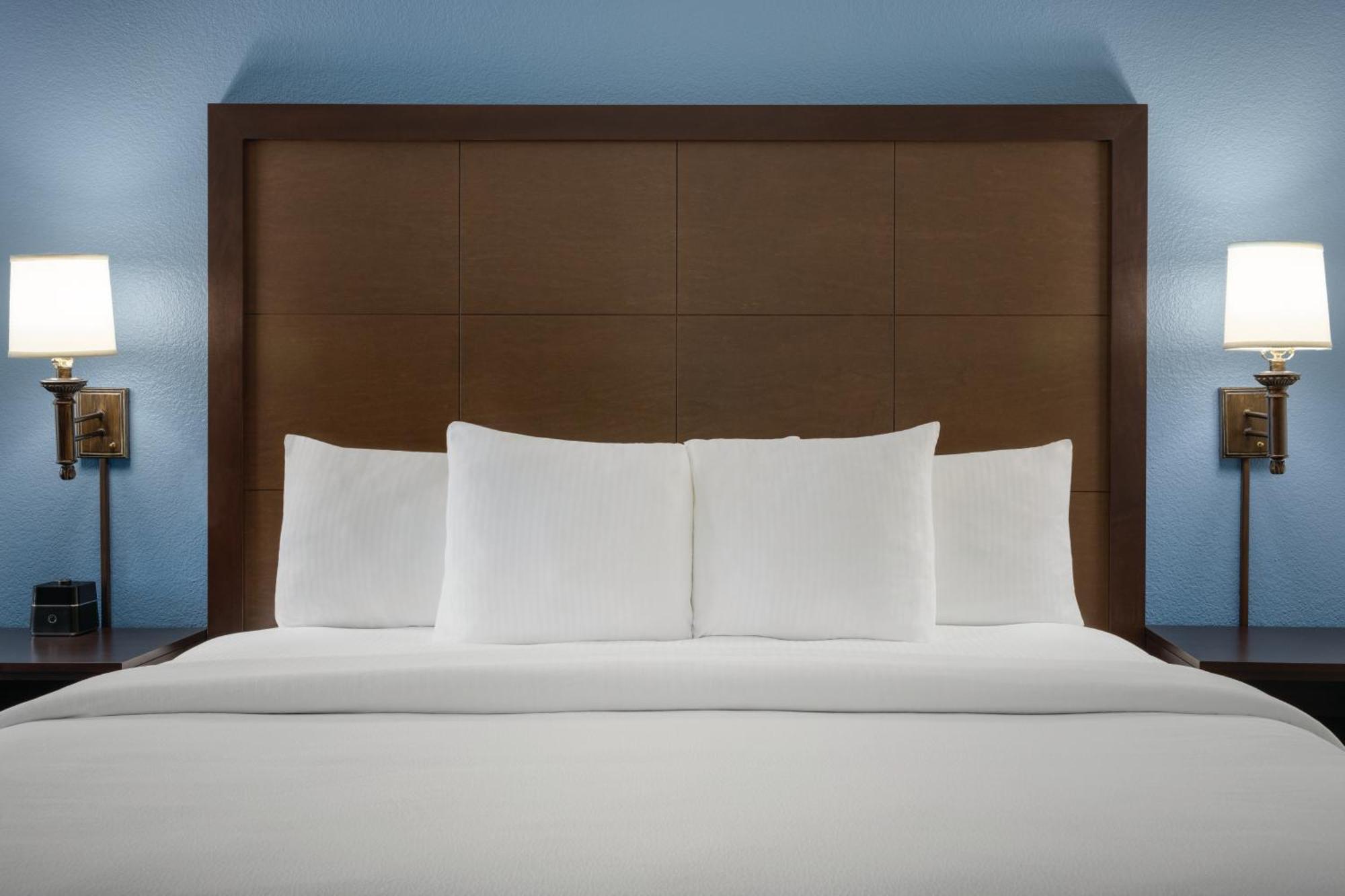 Hotel La Quinta By Wyndham Springfield Airport Plaza Esterno foto