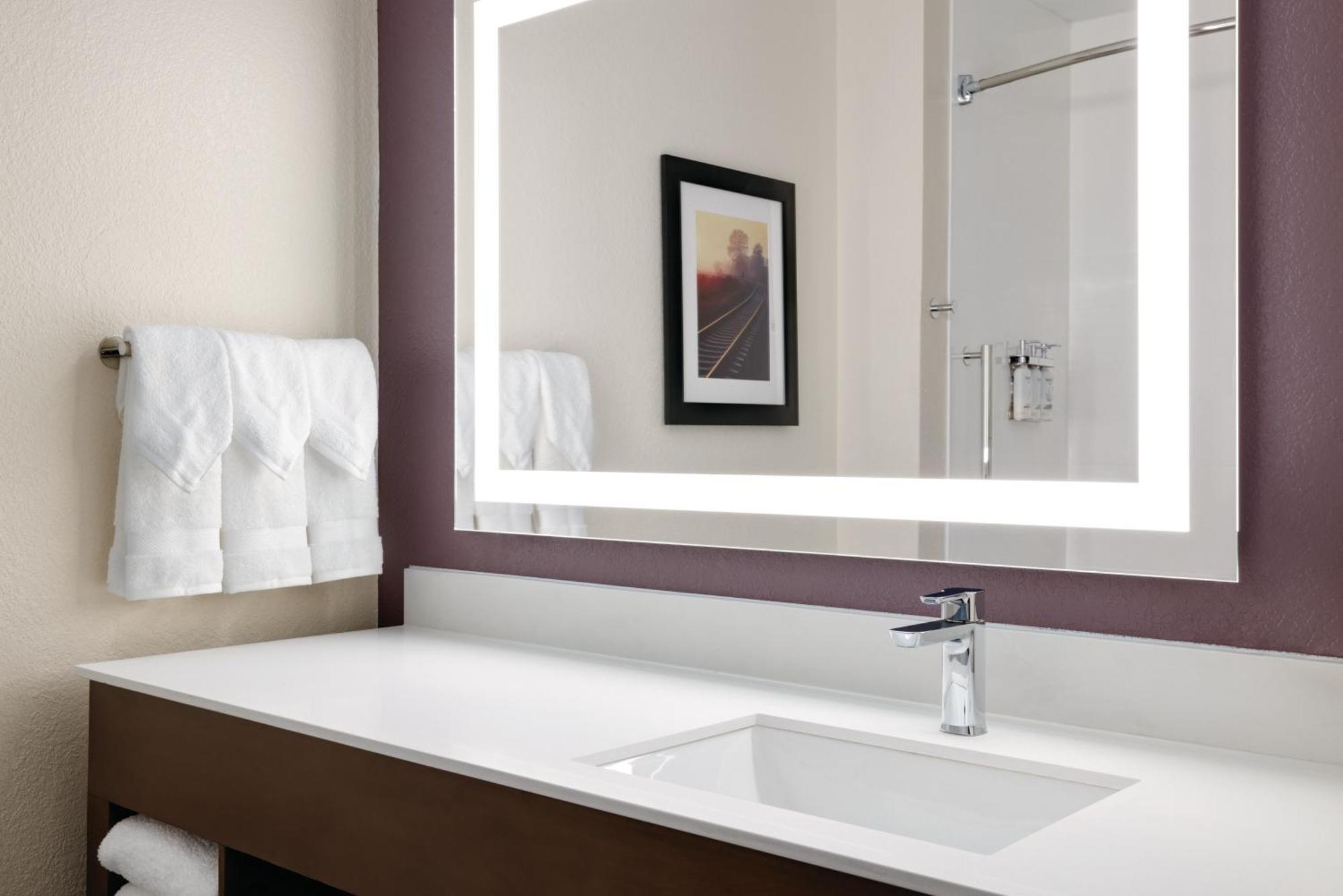 Hotel La Quinta By Wyndham Springfield Airport Plaza Esterno foto