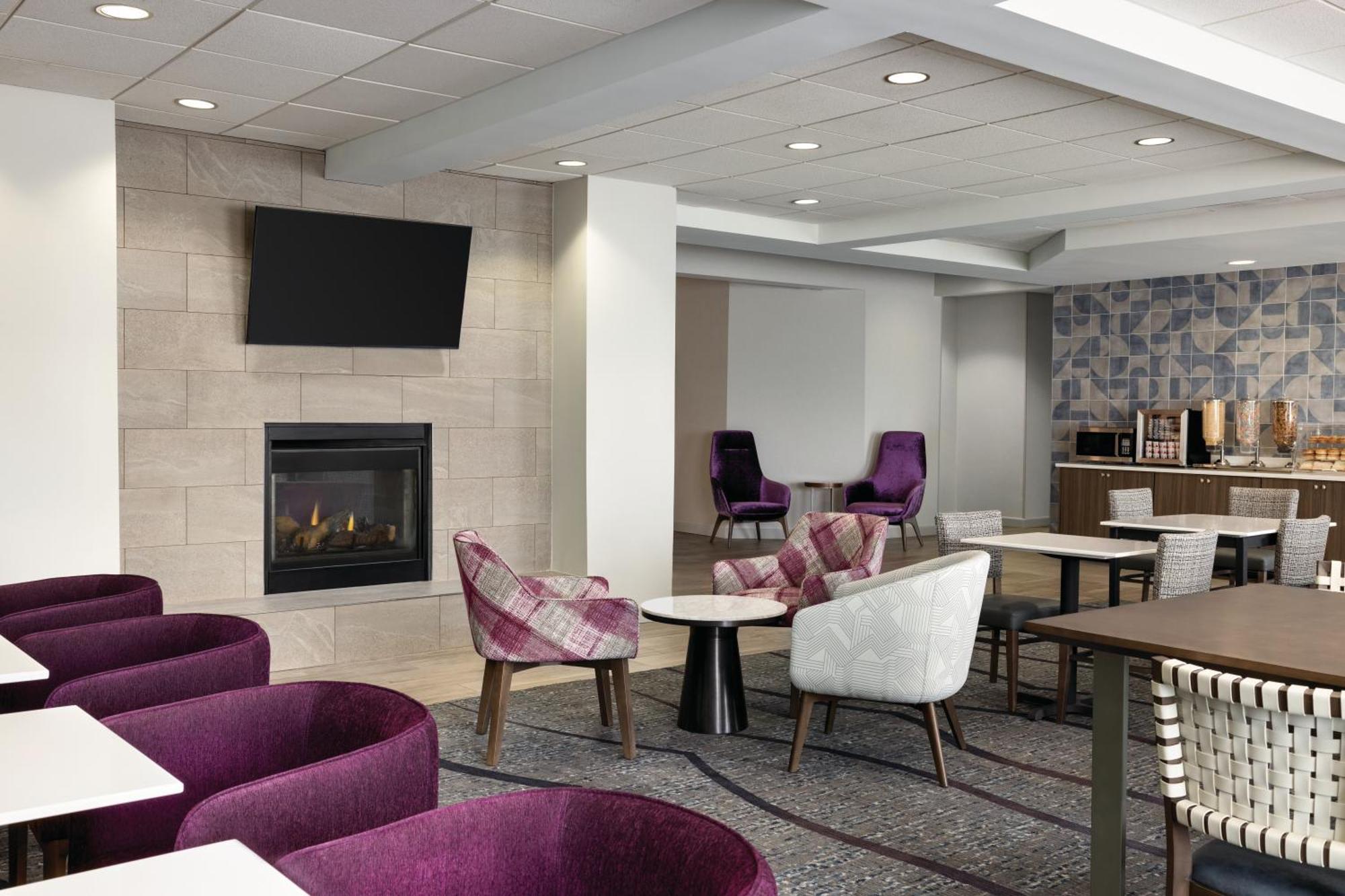 Hotel La Quinta By Wyndham Springfield Airport Plaza Esterno foto