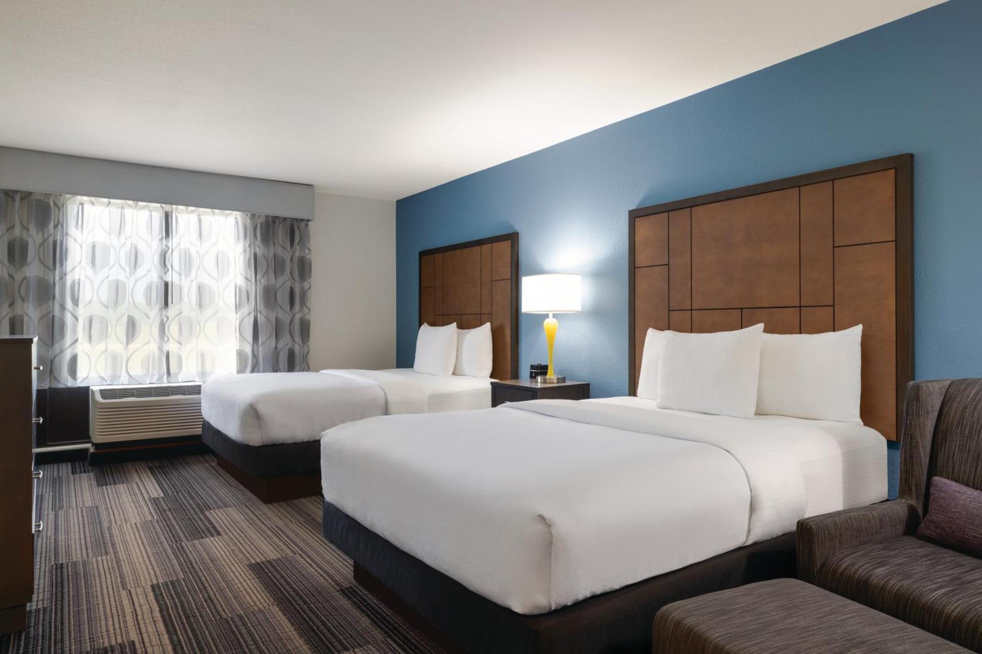 Hotel La Quinta By Wyndham Springfield Airport Plaza Esterno foto