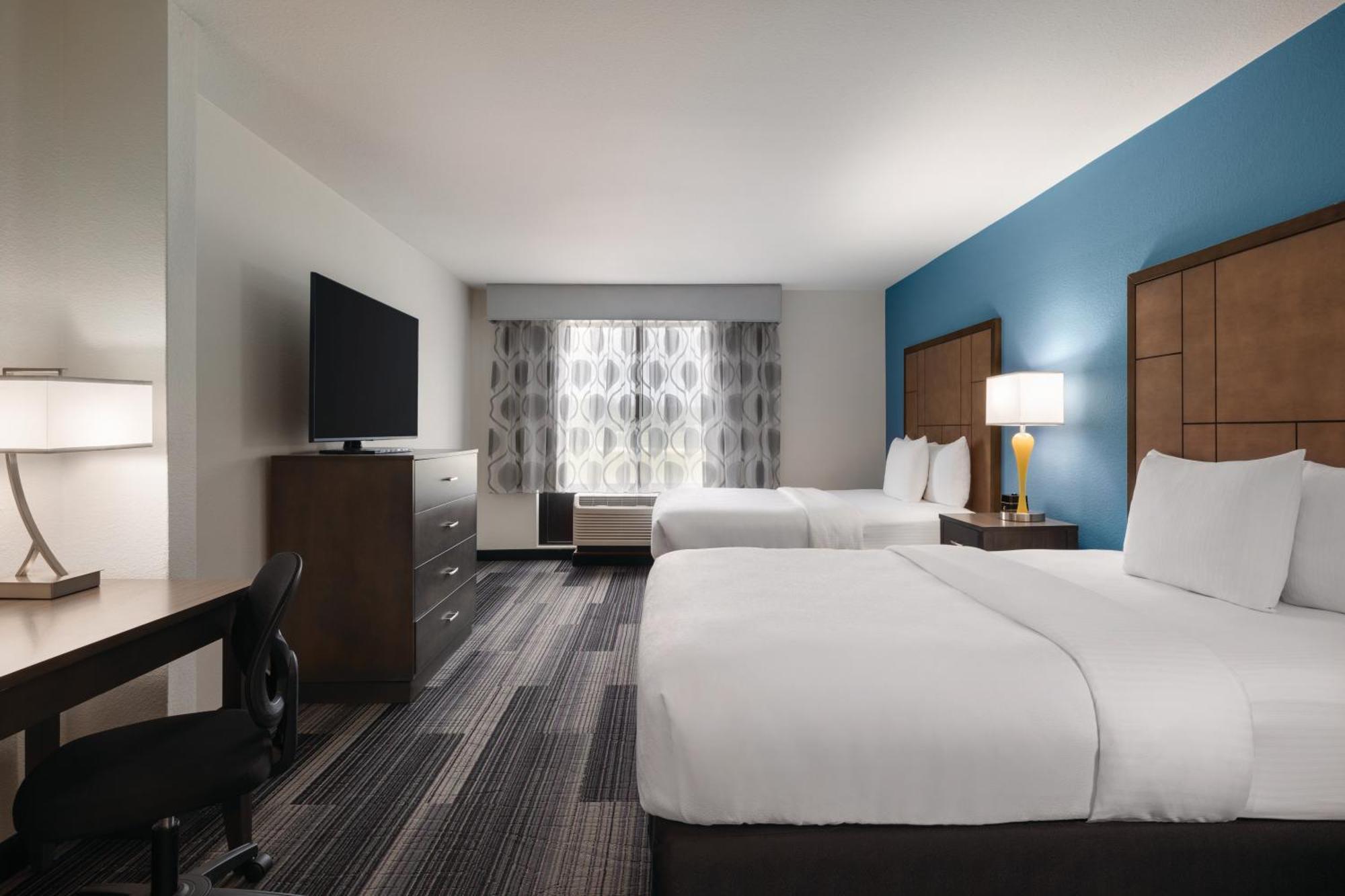 Hotel La Quinta By Wyndham Springfield Airport Plaza Esterno foto