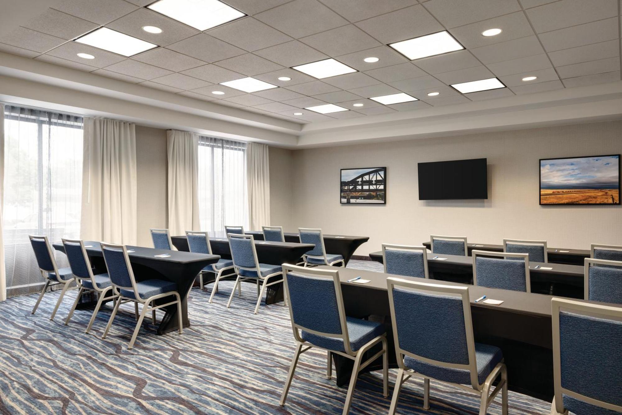Hotel La Quinta By Wyndham Springfield Airport Plaza Esterno foto