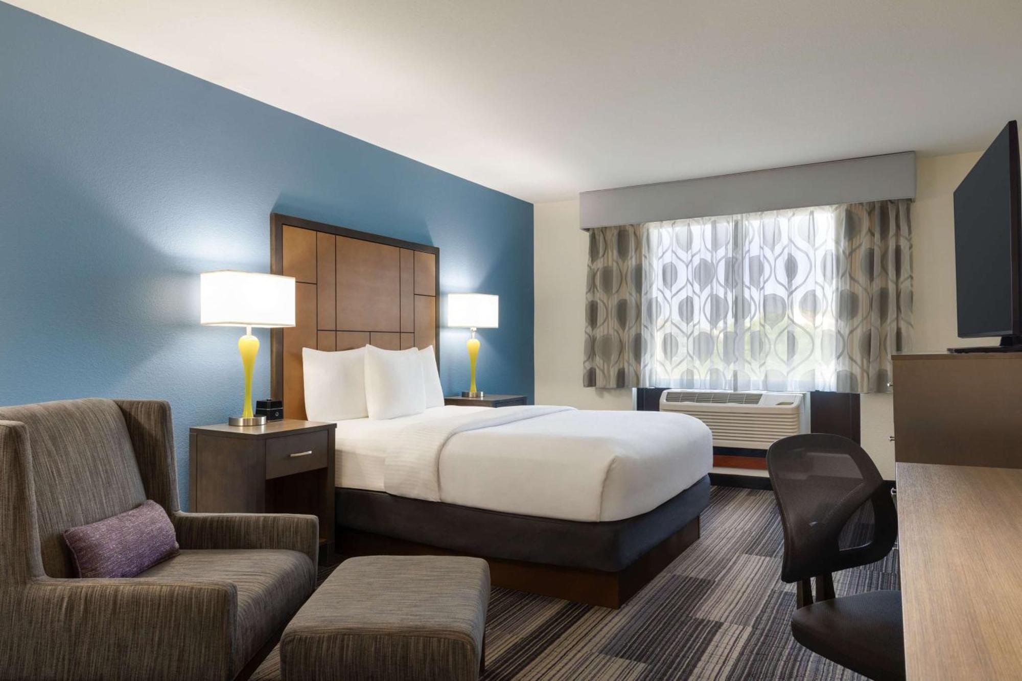 Hotel La Quinta By Wyndham Springfield Airport Plaza Esterno foto