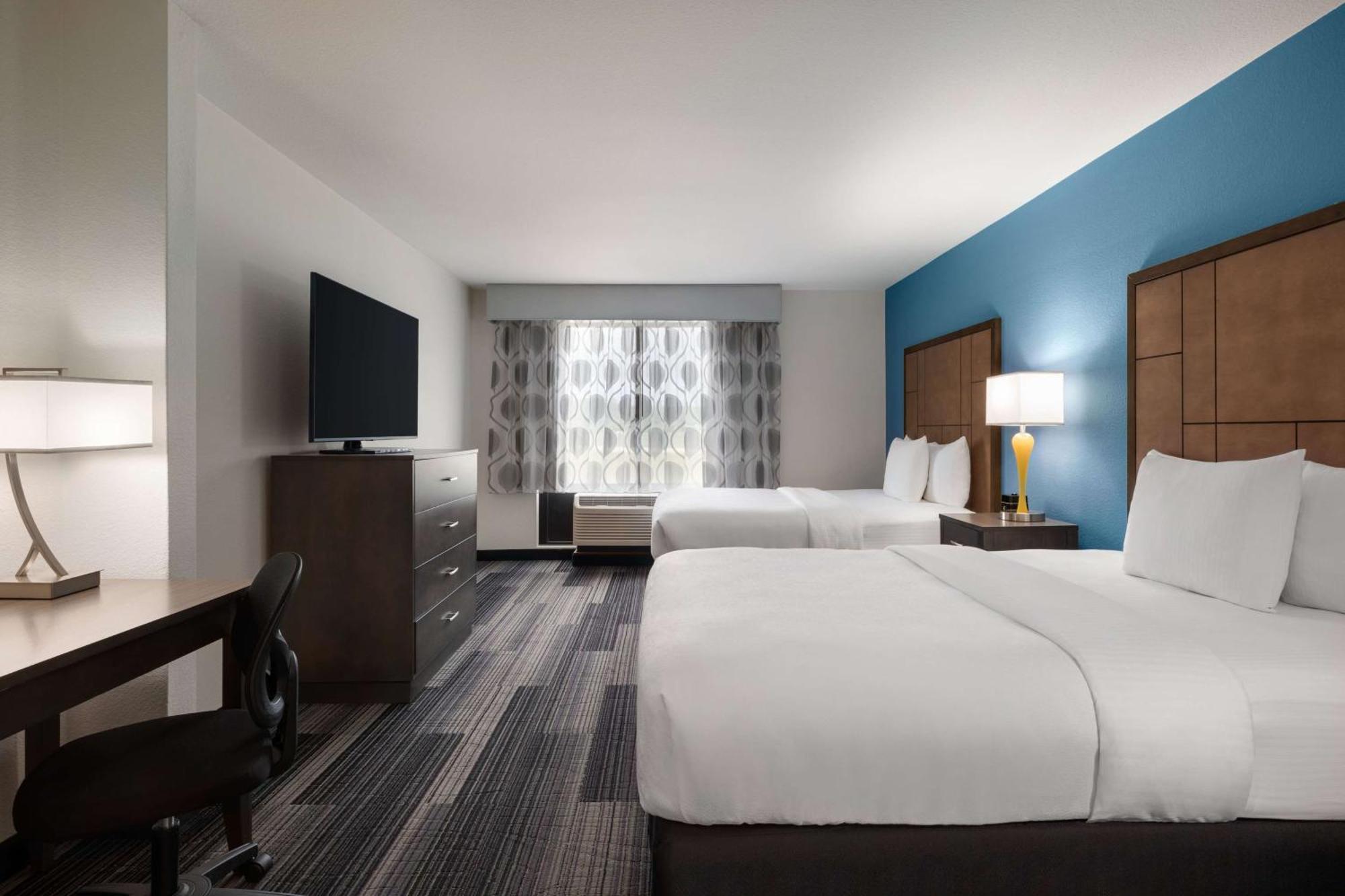 Hotel La Quinta By Wyndham Springfield Airport Plaza Esterno foto