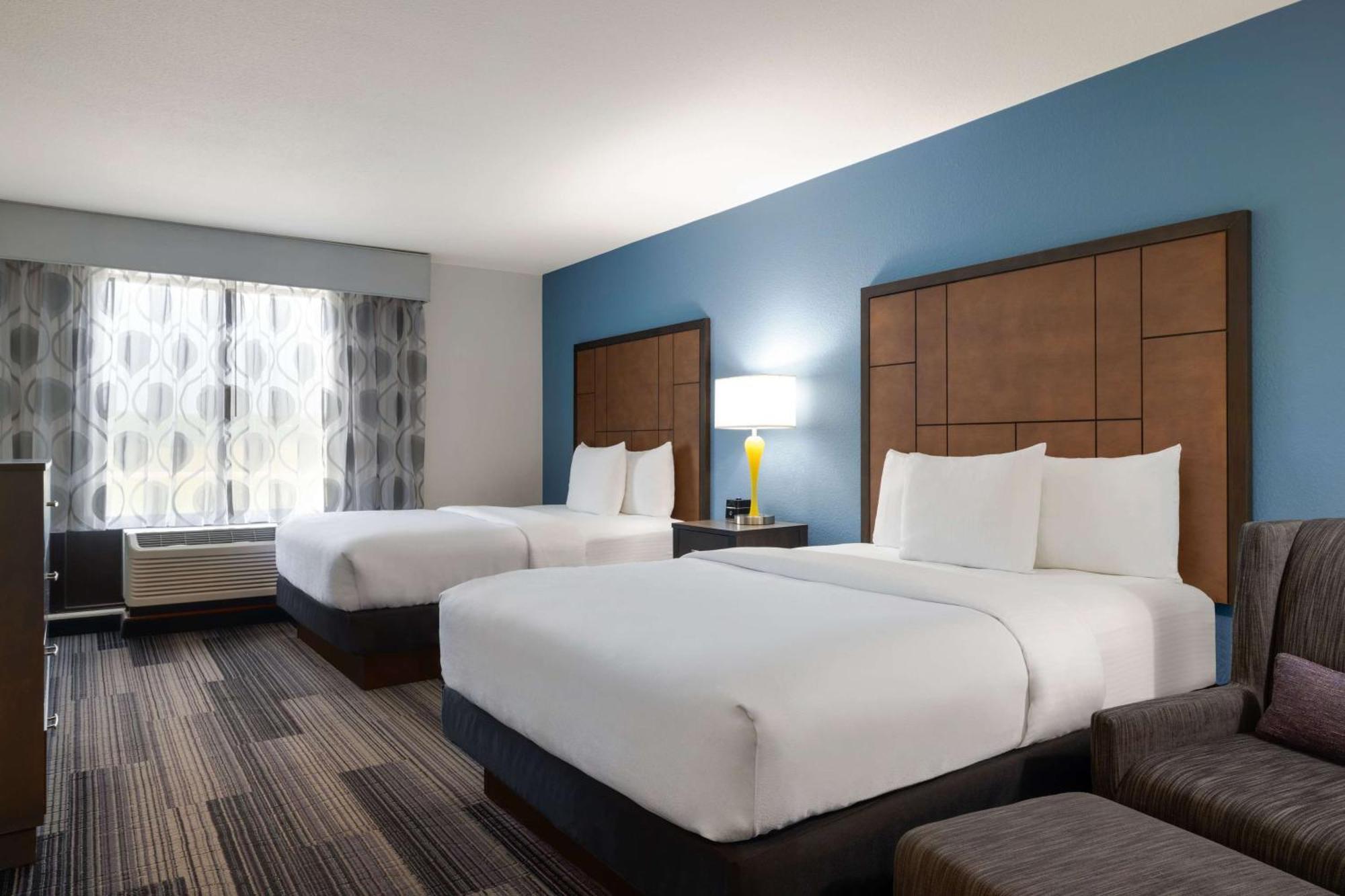 Hotel La Quinta By Wyndham Springfield Airport Plaza Esterno foto